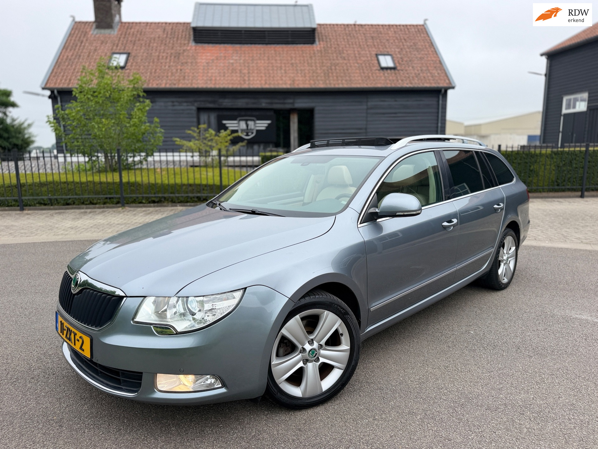 Skoda Superb 2.0 TSI ELEGANCE AUTOMAAR EER PANORAMADAK ALE OPTIE'S 2013 - voorkant