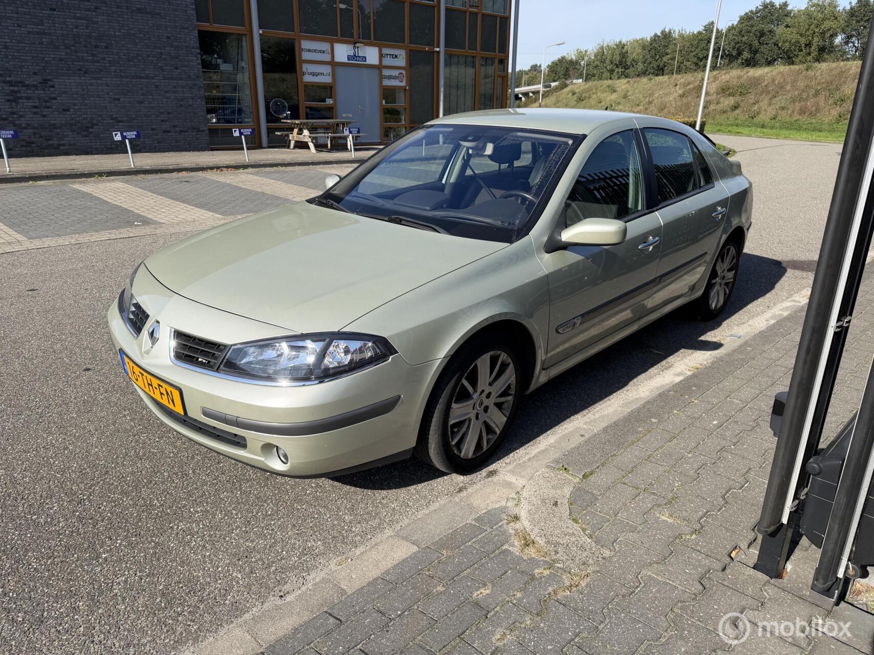 Renault Laguna 1.9 dCi Business 2006 - voorkant