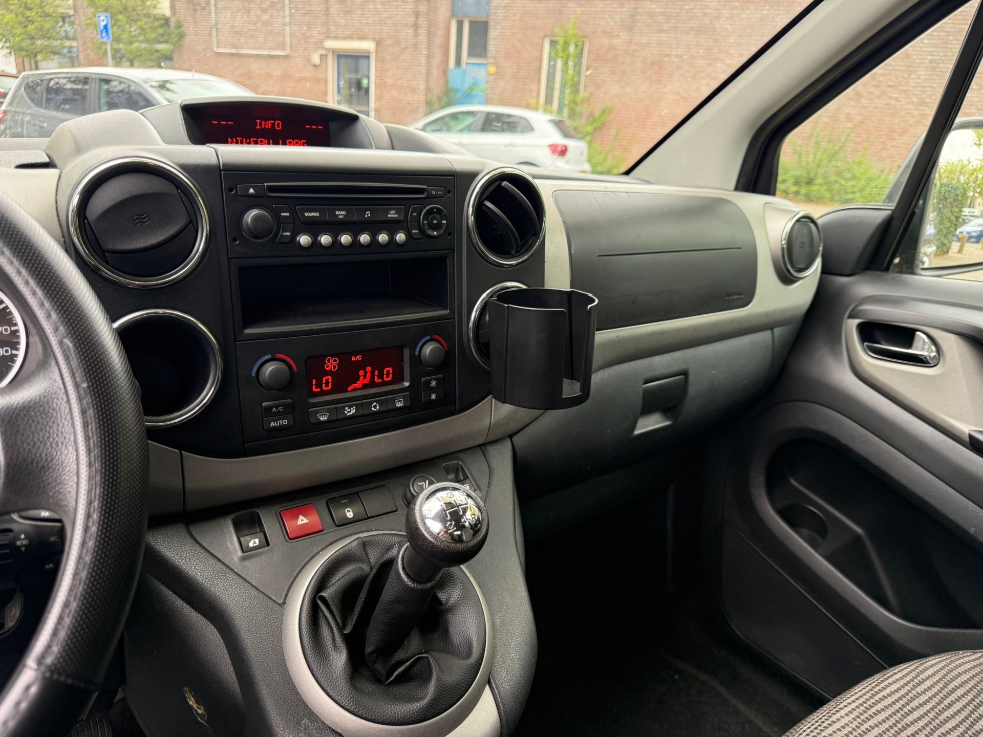 Foto van Peugeot Partner