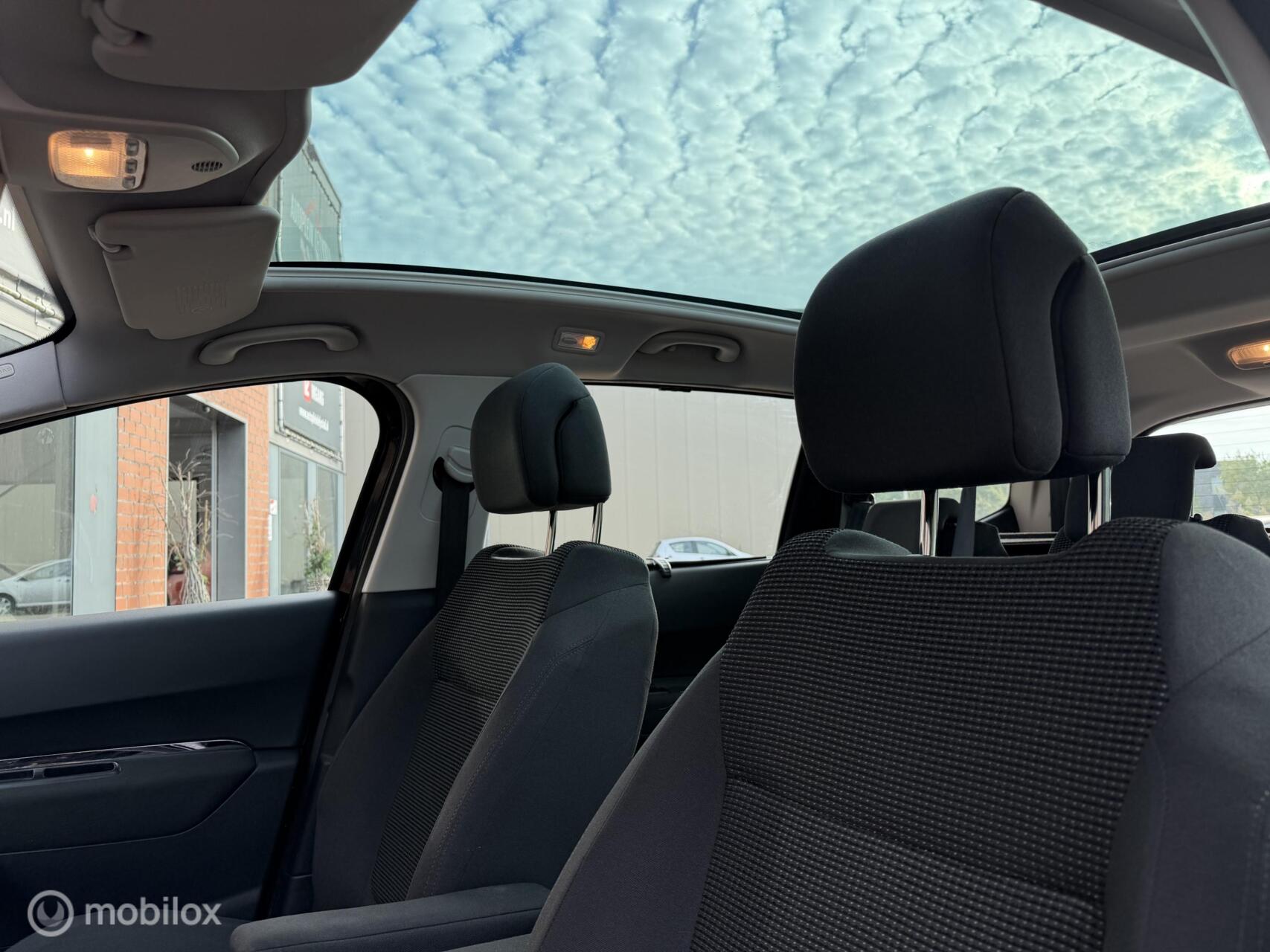 Foto van Peugeot 5008