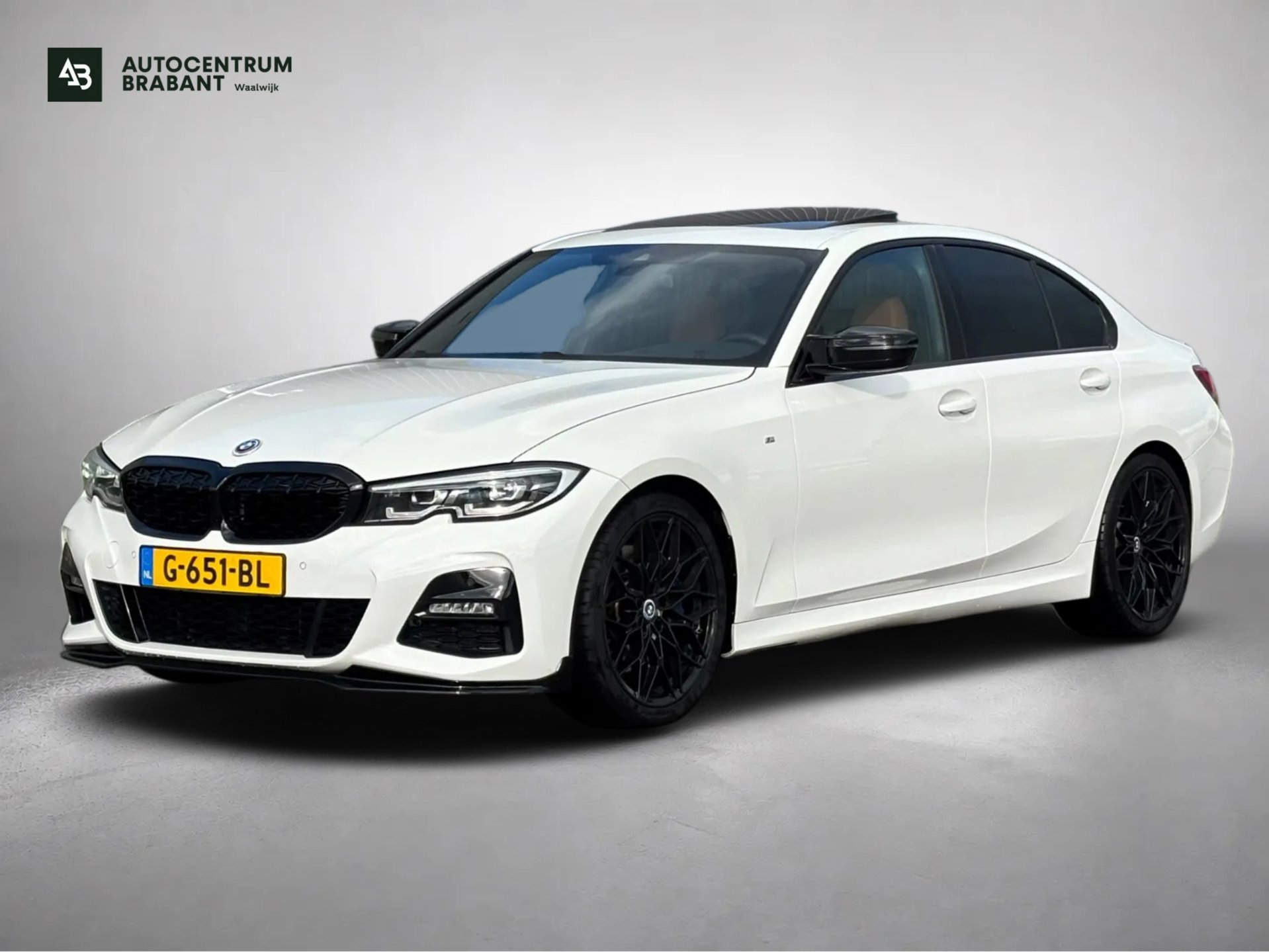 BMW 3-serie 330i High Exe. Ed. 2019 - voorkant