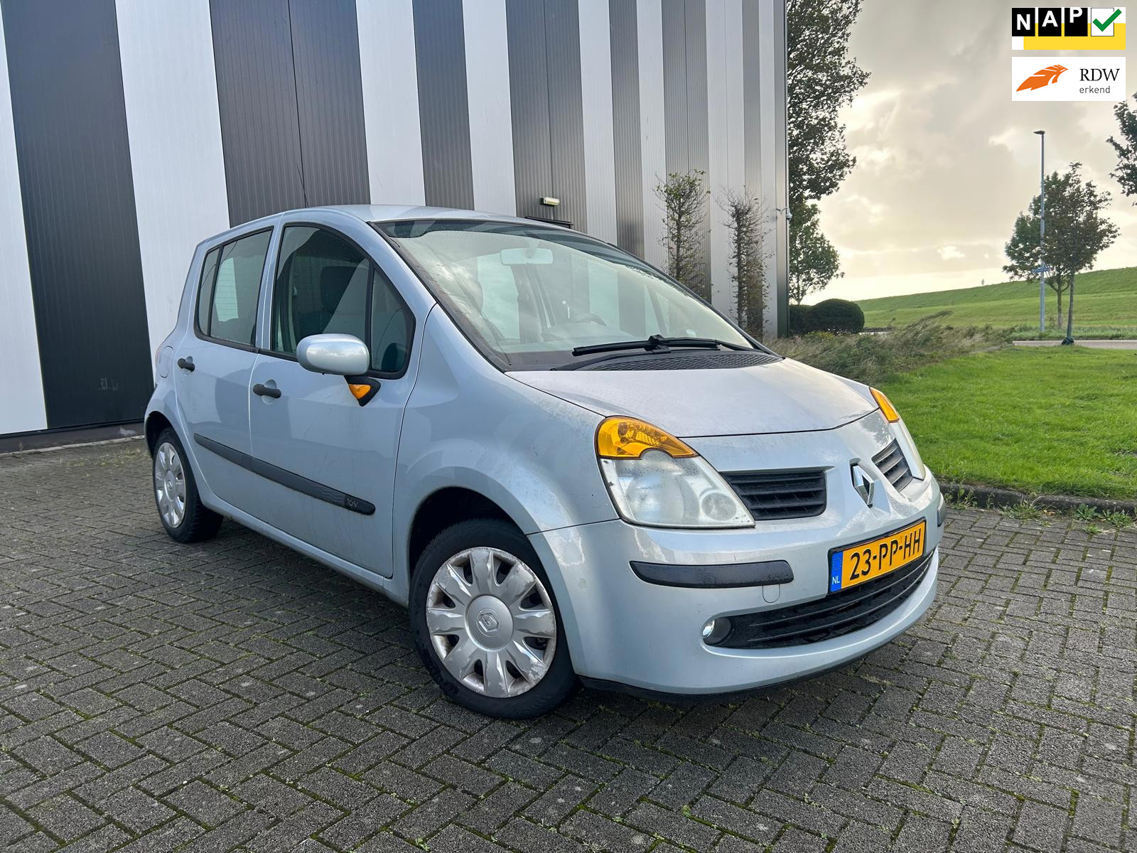 Renault Modus 1.2-16V Expression Comfort Inruilkoopje-Lees tekst 2004 - voorkant