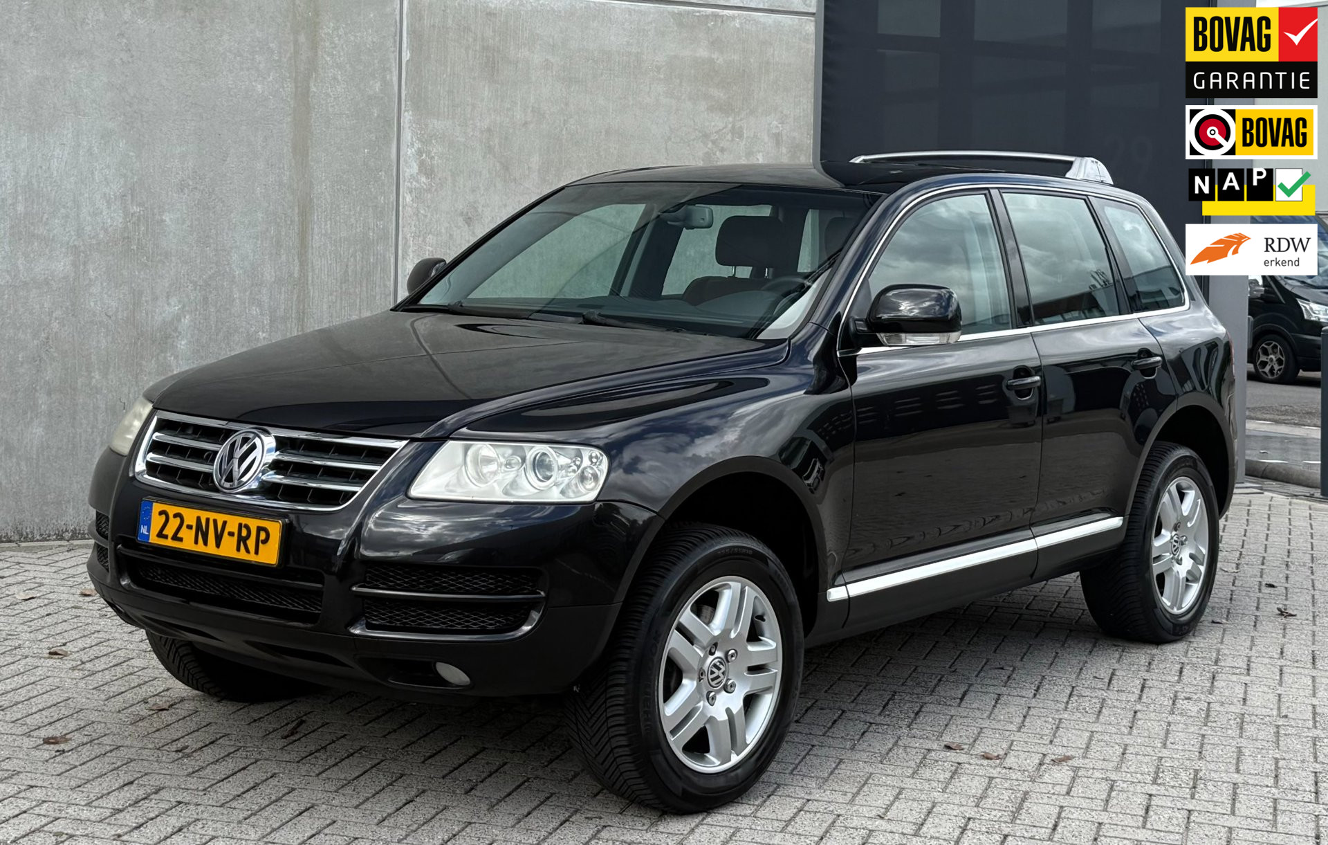 Volkswagen Touareg 3.2 V6 2004 Zwart 4M|NAP|APK|YOUNGTIMER 2004 - voorkant