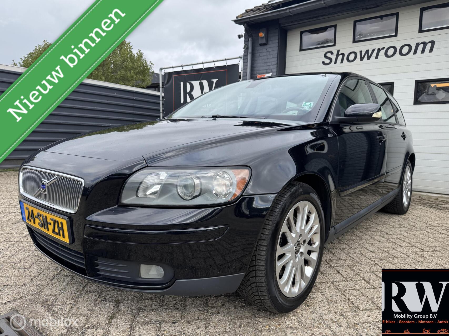 Volvo V50 2.4 Kinetic *NAP*TREKHAAK*PDC*PANO*CRUISE* 2006 - voorkant