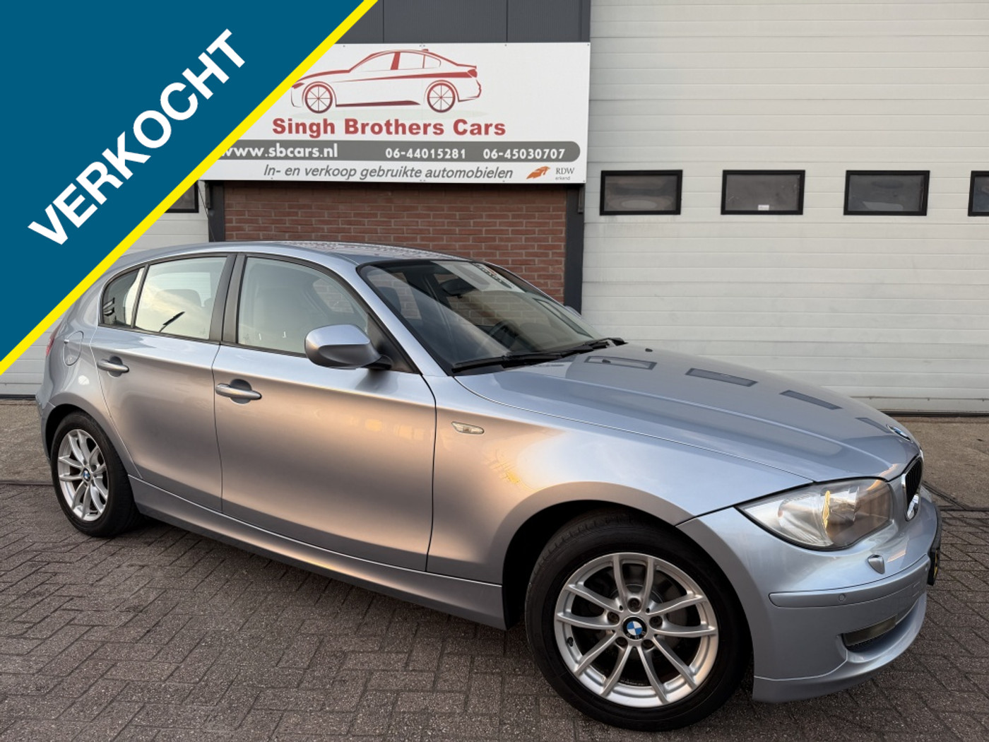 BMW 116i 116i Bns.l AUT CRUIS LEER NAVI NAP PDC INRUIL MOG!!! 2011 - voorkant