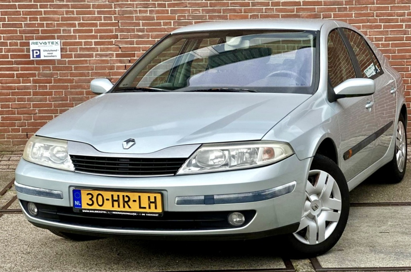 Renault Laguna 1.6-16V Auth |Airco |CruiseC |Nieuwe Apk |NAP 2001 - voorkant