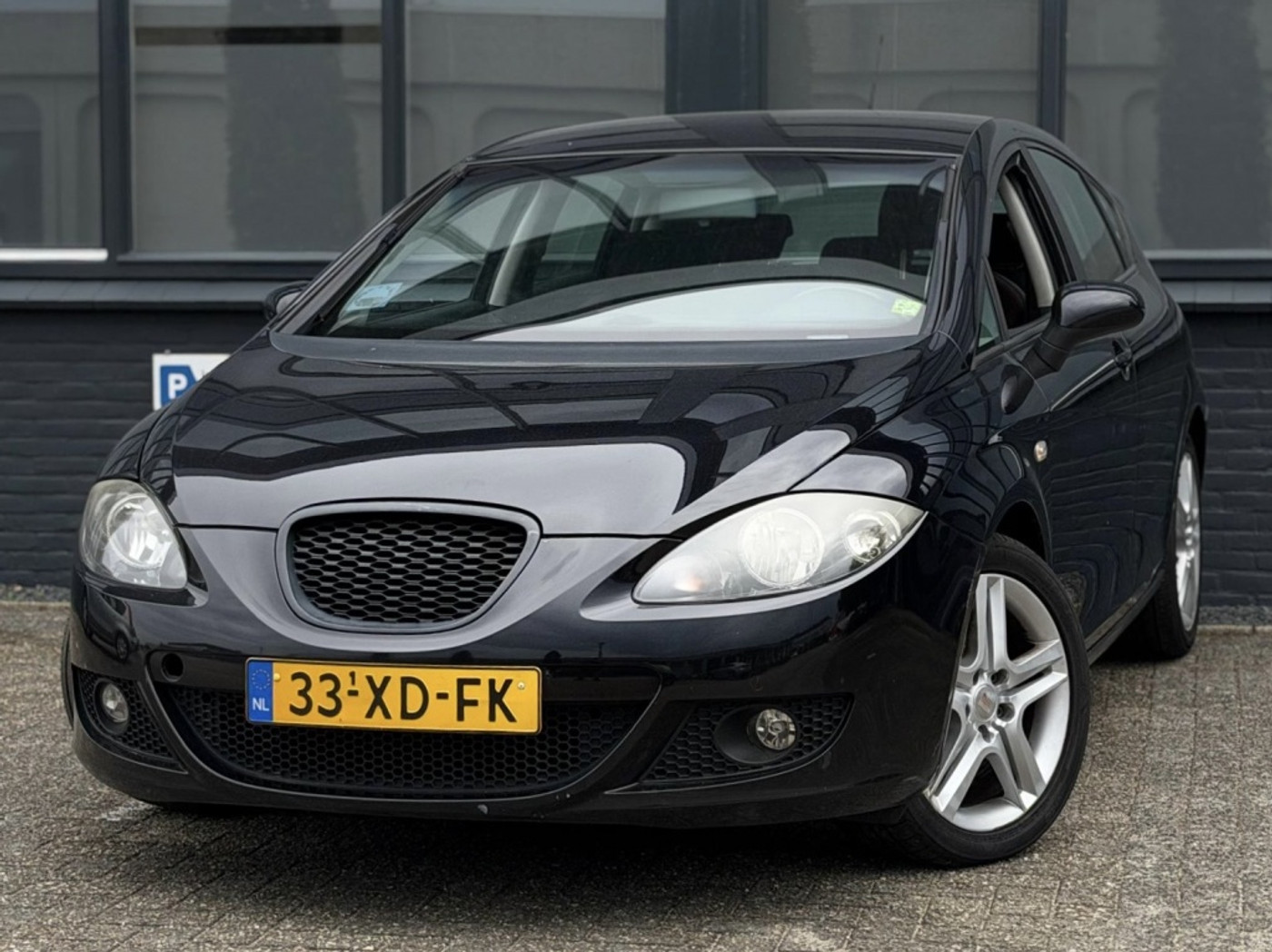 Seat Leon 2.0 FSI Stylance |Clima |CruiseC |Nieuwe APK |NAP 2007 - voorkant