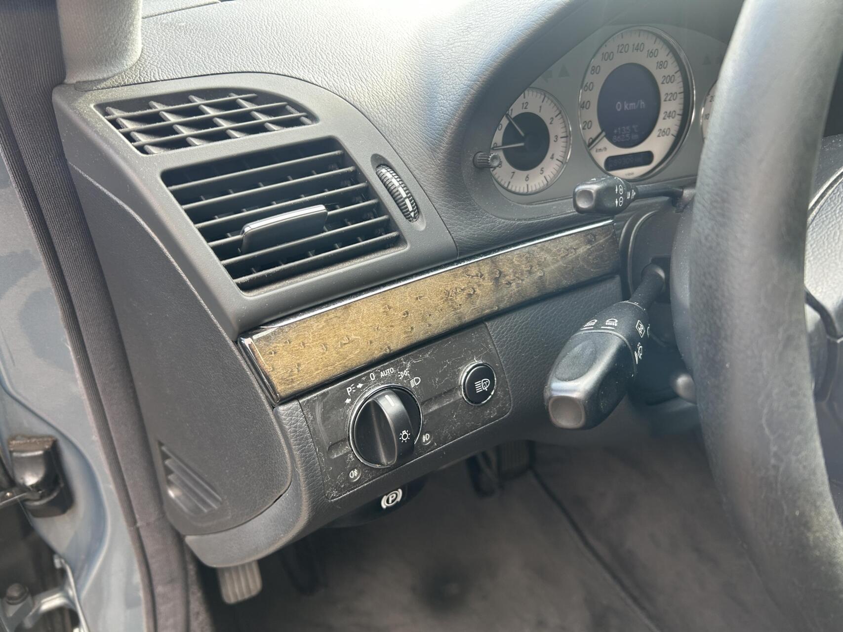 Foto van Mercedes-Benz E 240