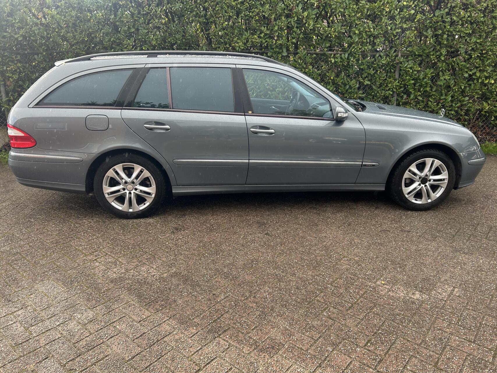 Foto van Mercedes-Benz E 240