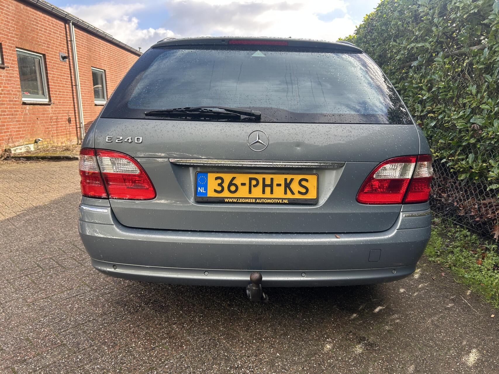 Foto van Mercedes-Benz E 240
