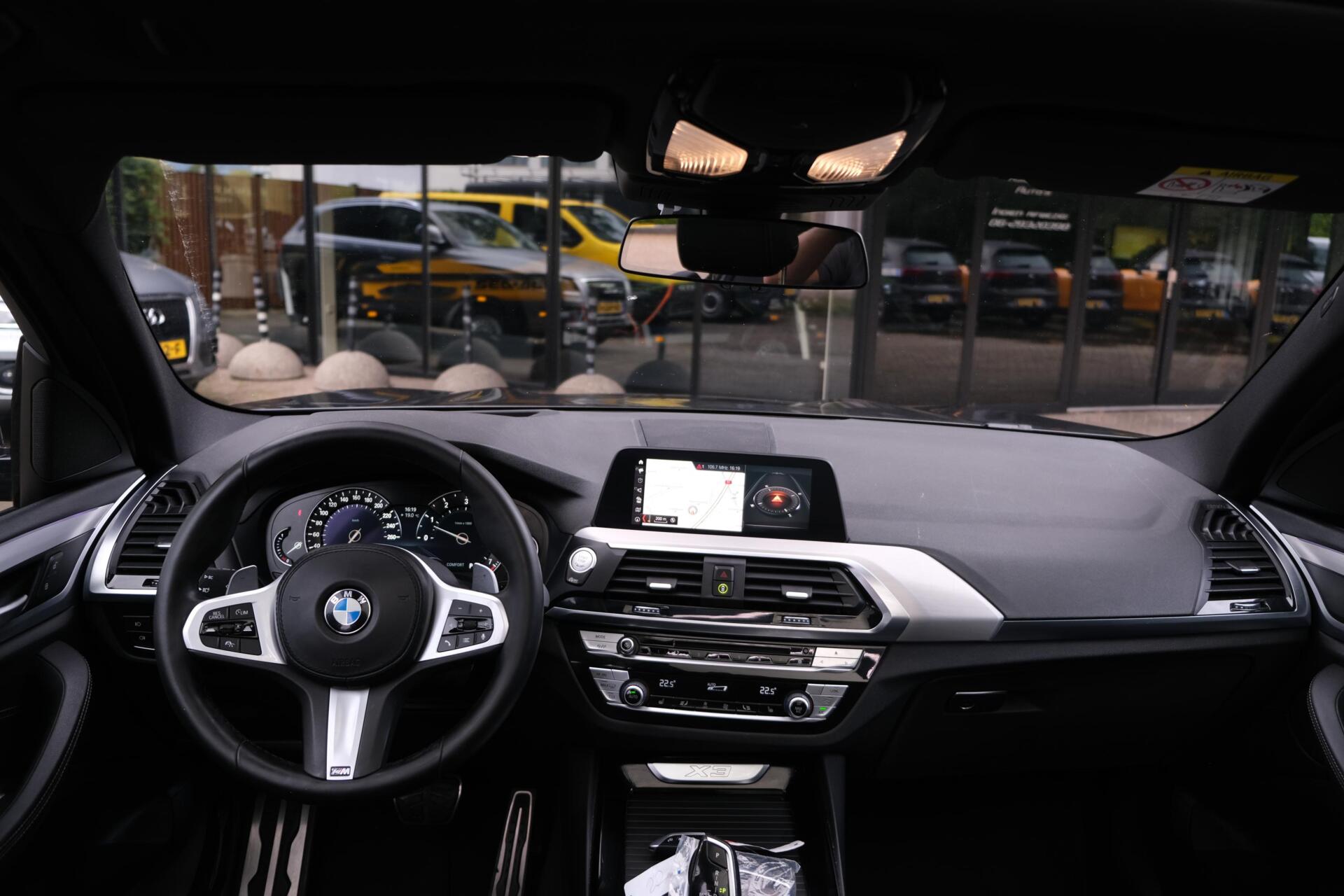 Foto van BMW X3 Xdrive20i