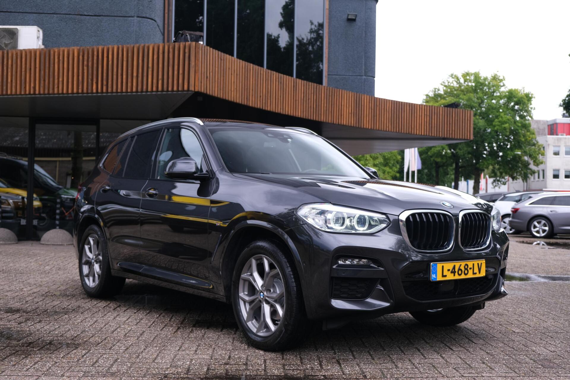 Foto van BMW X3 Xdrive20i