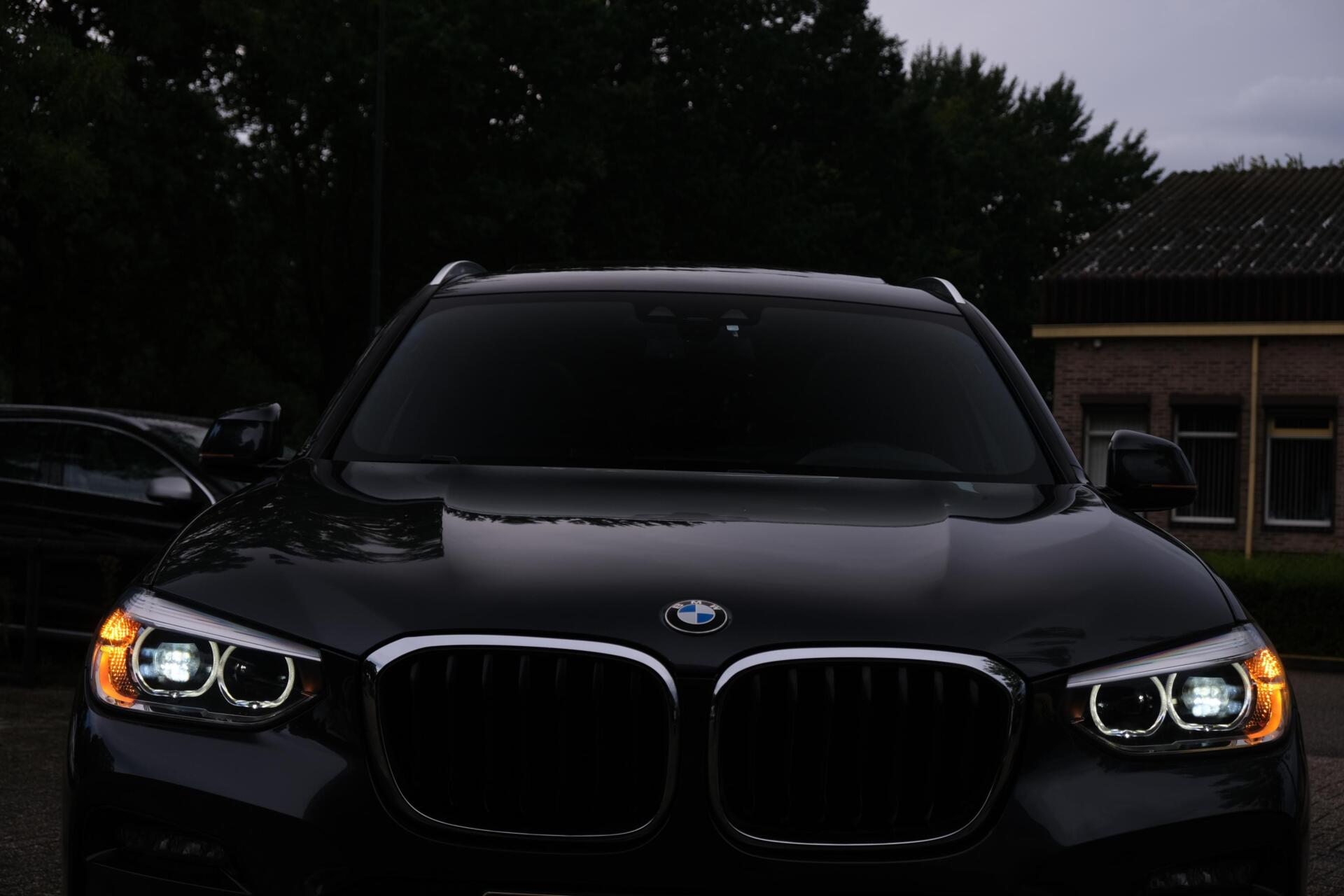Foto van BMW X3 Xdrive20i