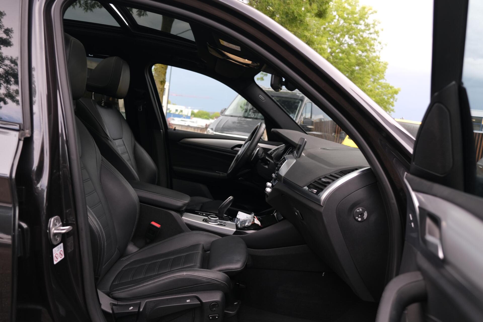 Foto van BMW X3 Xdrive20i