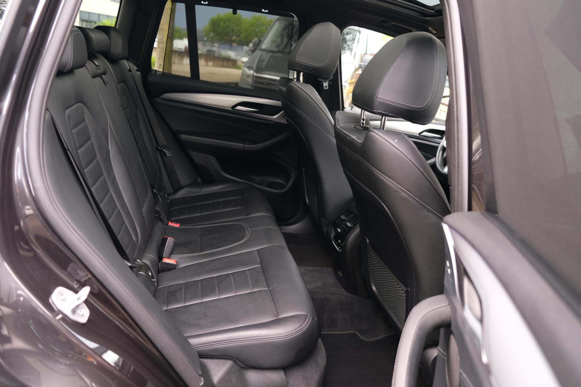 Foto van BMW X3 Xdrive20i