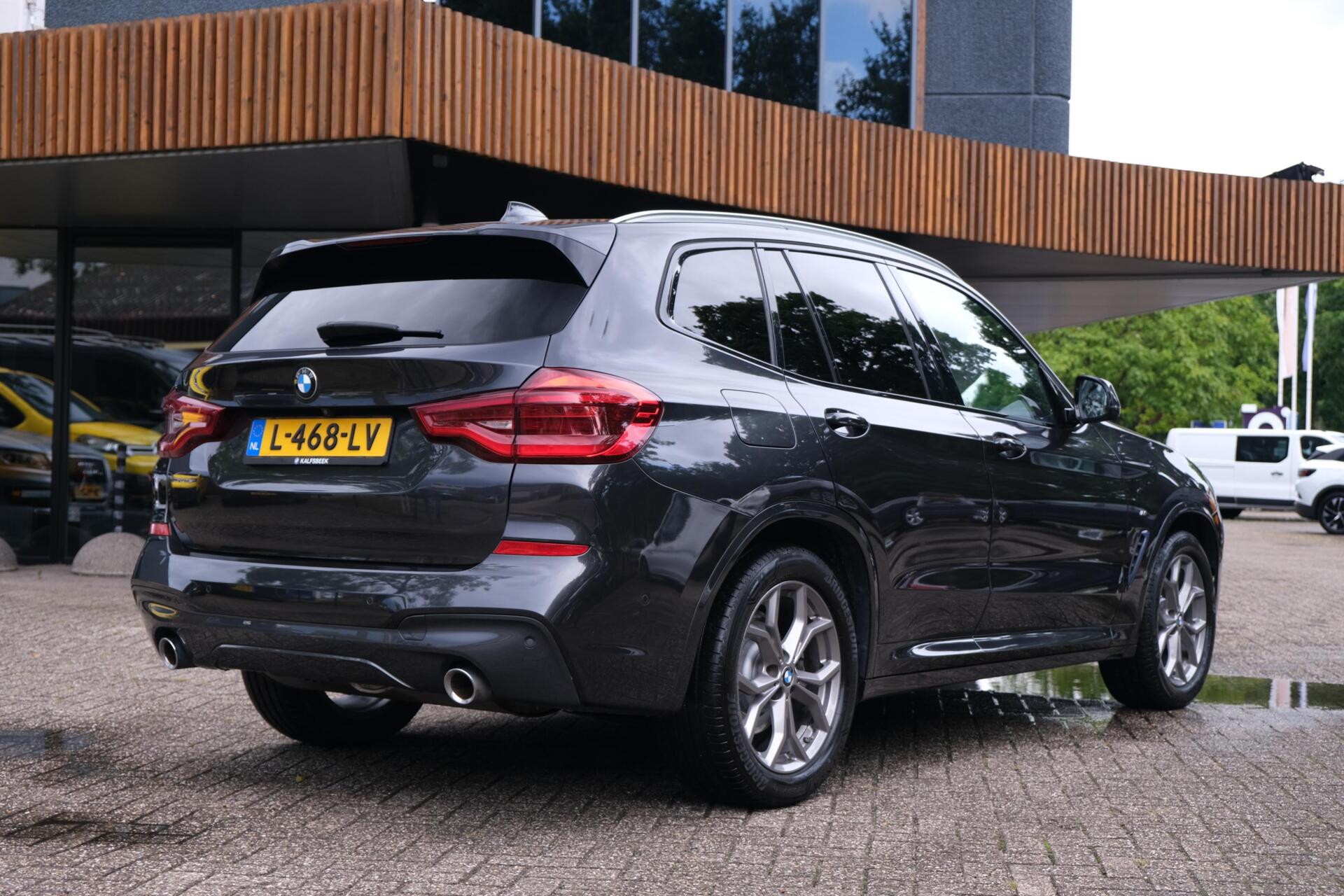Foto van BMW X3 Xdrive20i