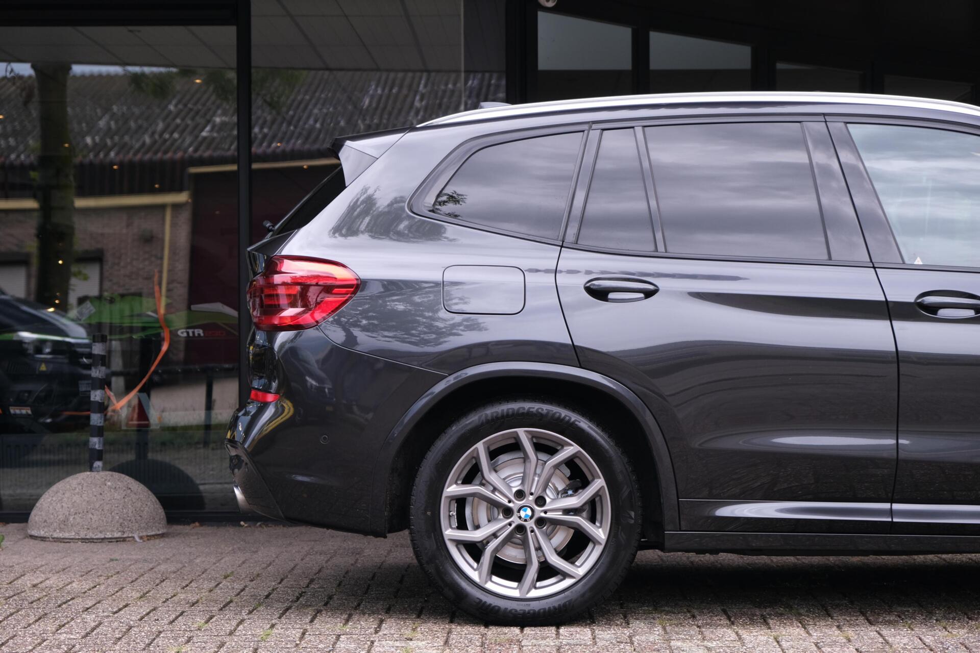 Foto van BMW X3 Xdrive20i