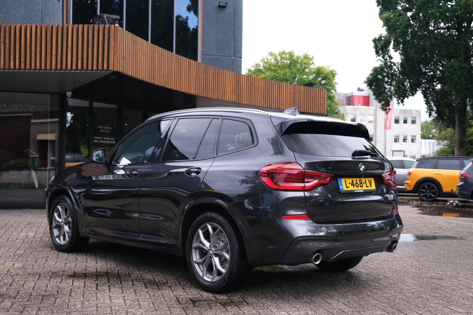 Foto van BMW X3 Xdrive20i