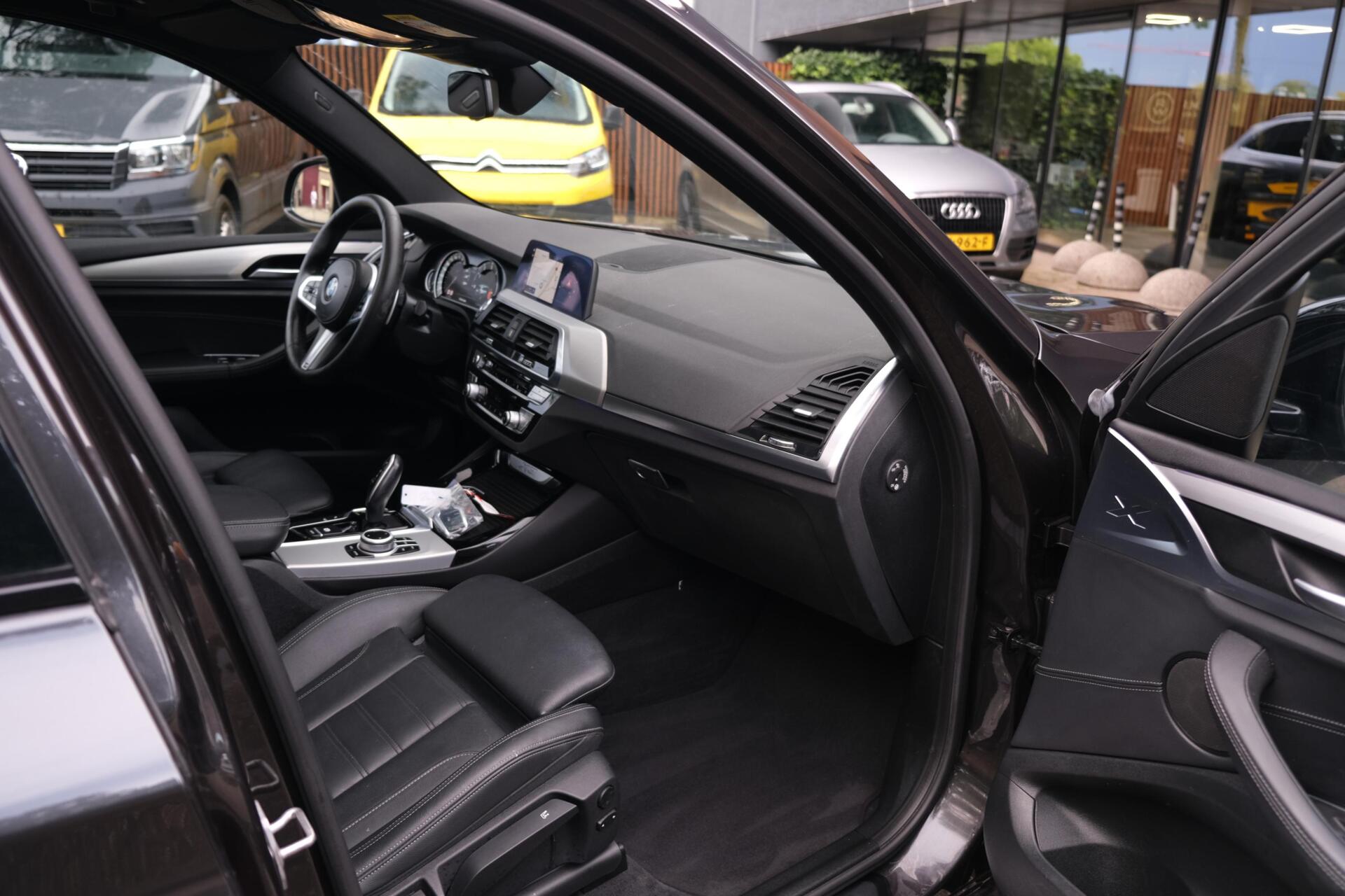 Foto van BMW X3 Xdrive20i