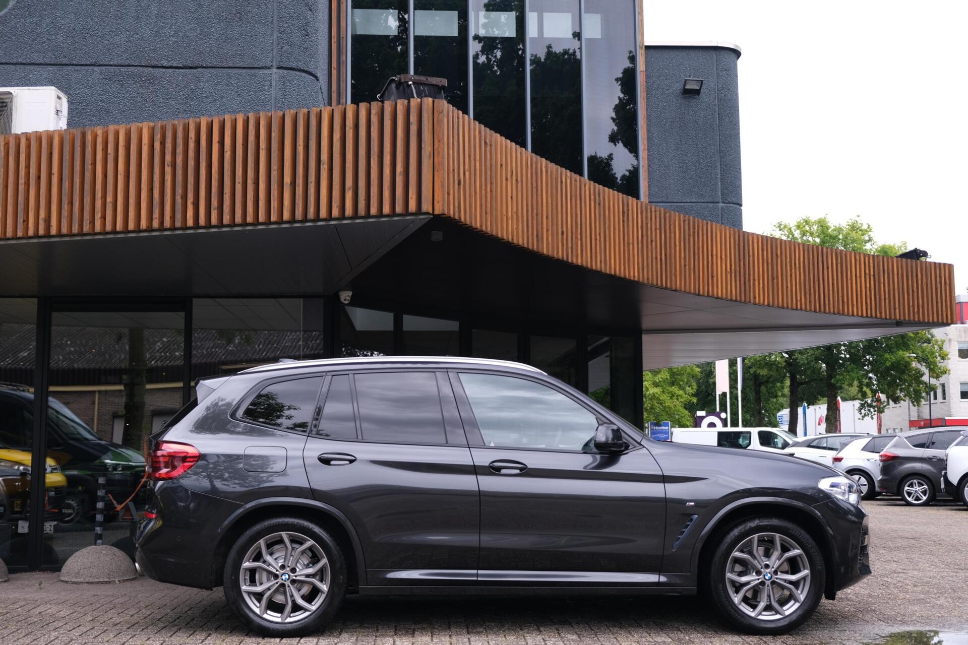 Foto van BMW X3 Xdrive20i