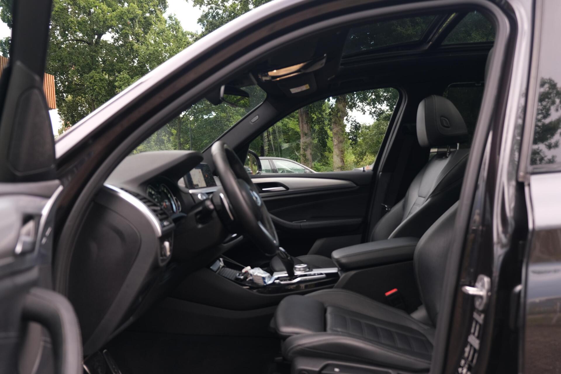 Foto van BMW X3 Xdrive20i