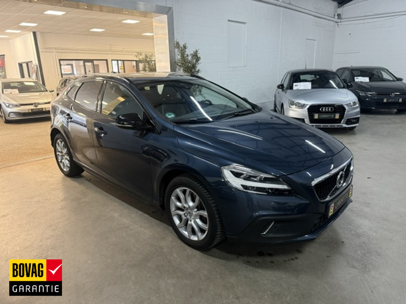 Volvo V40 Cross Country 1.5 T3 Polar+ Luxury 2019 - voorkant