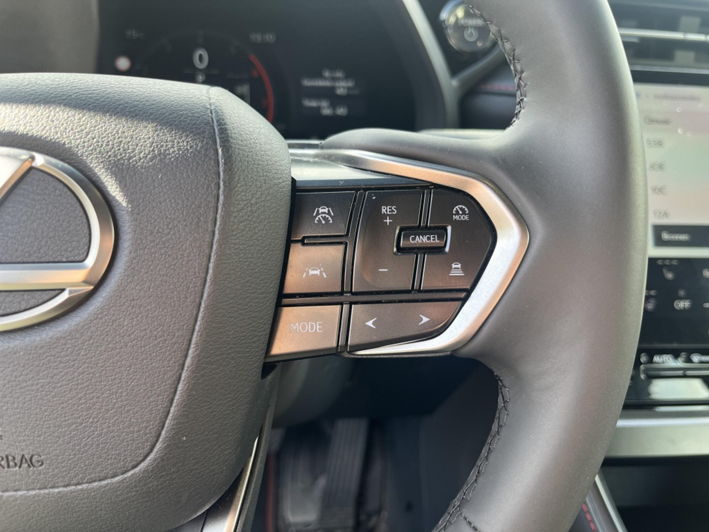 Foto van Lexus Lexus LBX