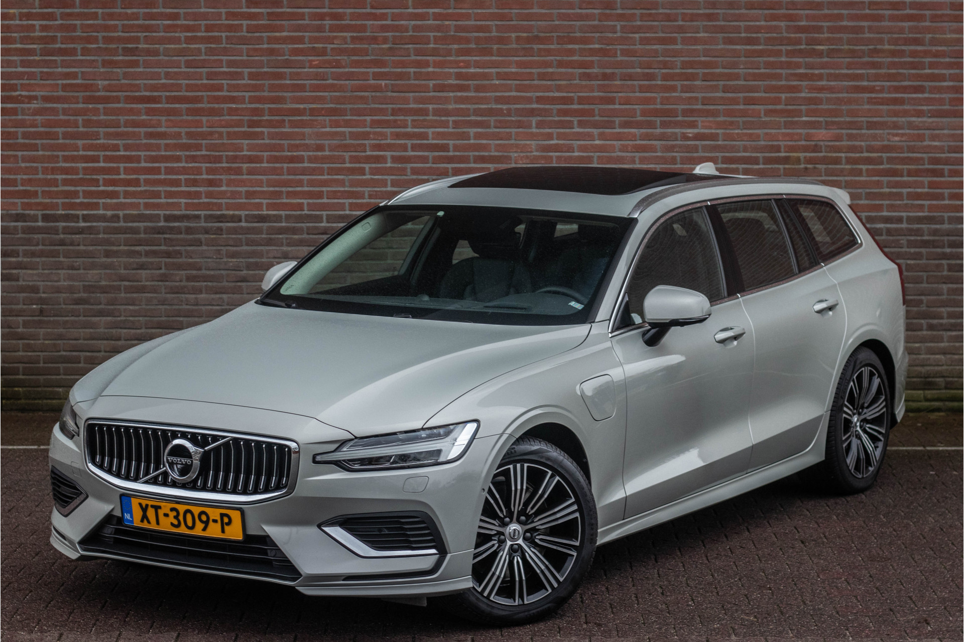 Foto van Volvo V60 T8 Twin Engine