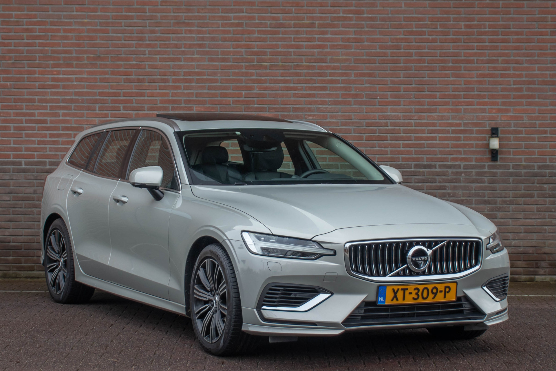 Foto van Volvo V60 T8 Twin Engine