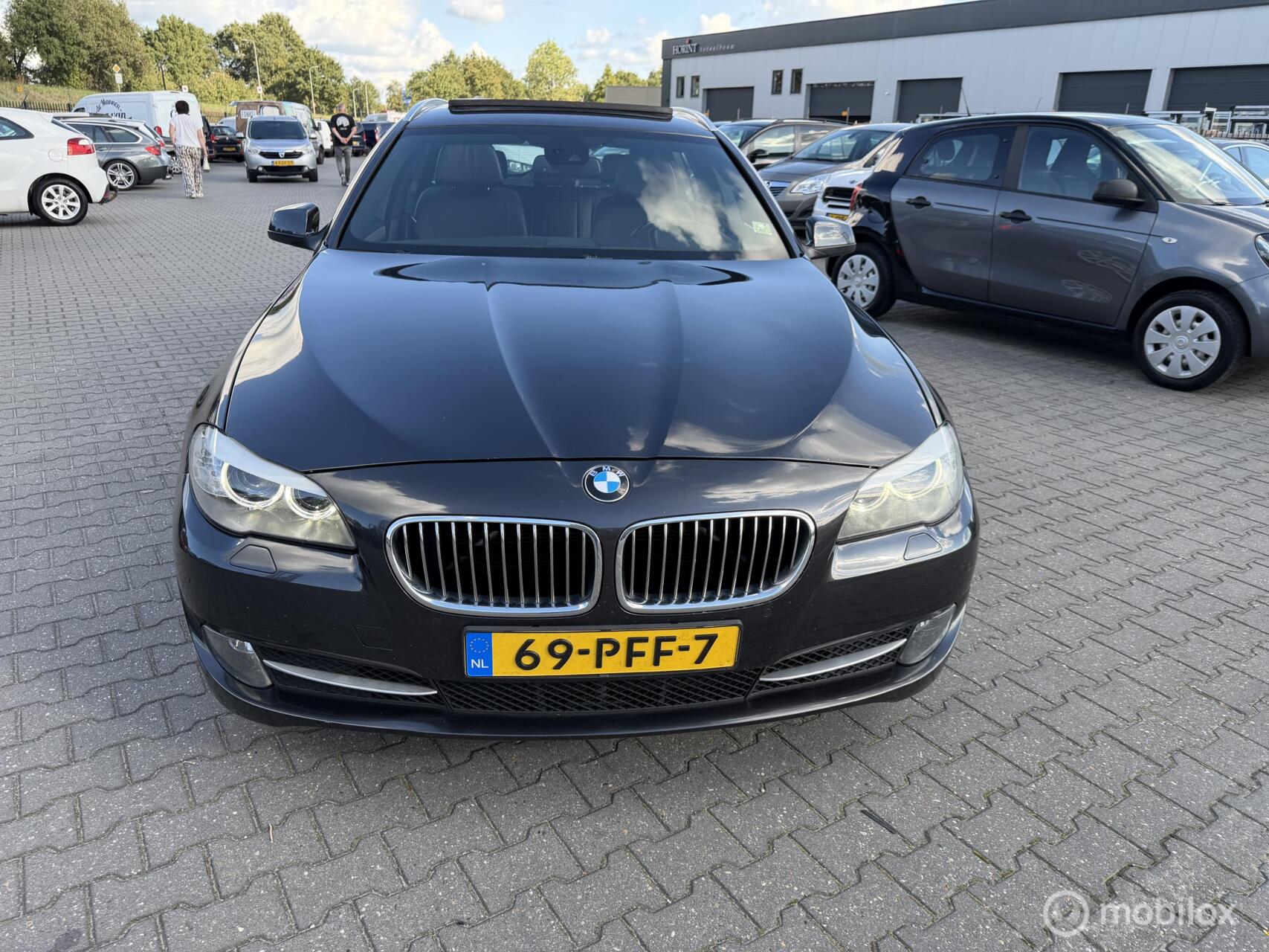 BMW 528i 528i High Executive trekhaak 2011 - voorkant