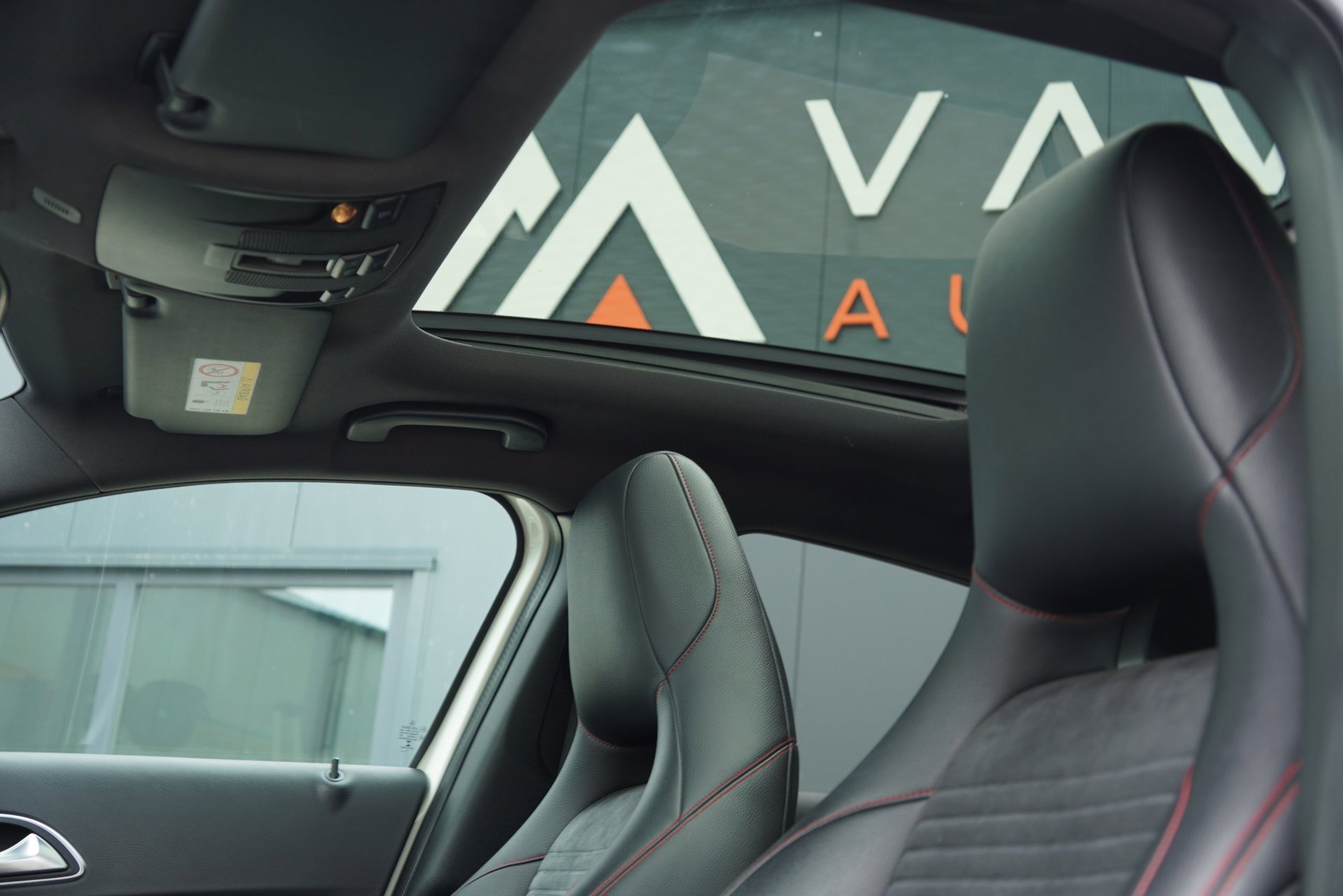 Foto van Mercedes-Benz A 180