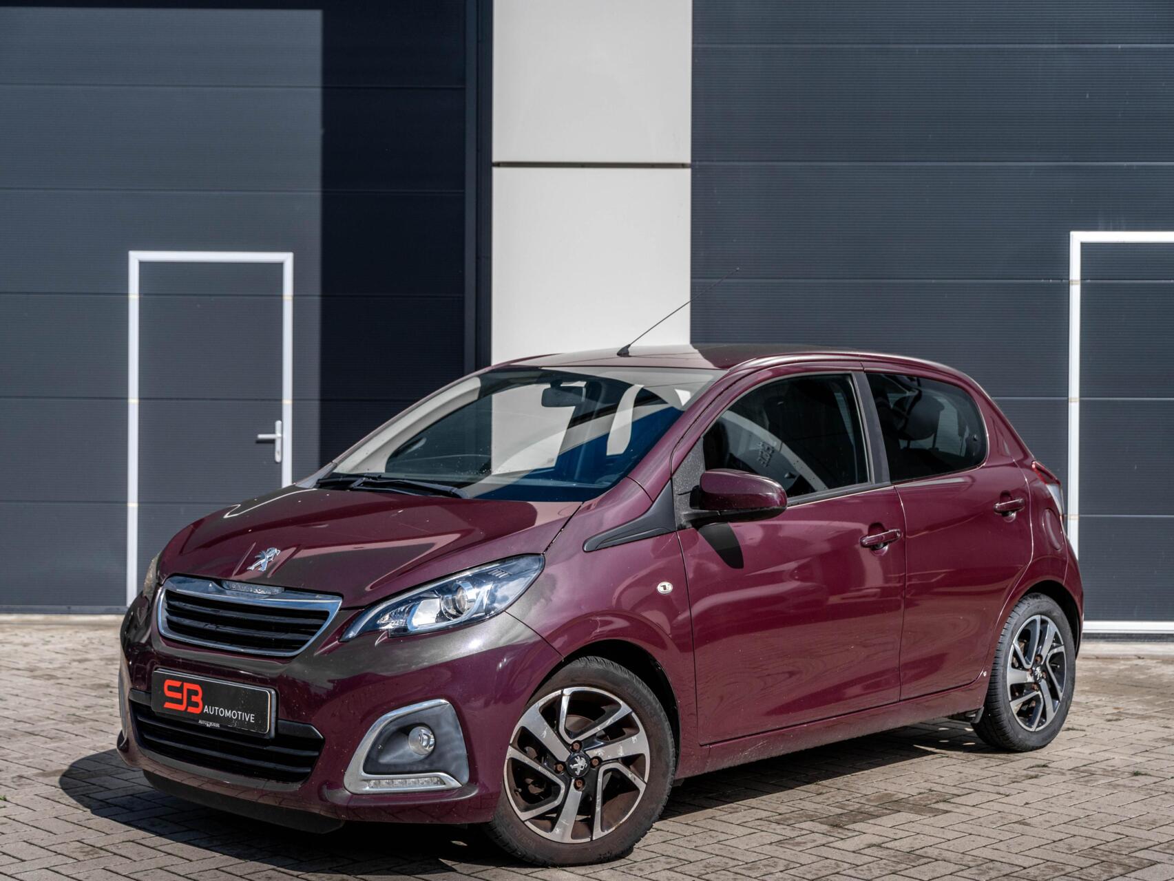 Peugeot Peugeot 108 1.2 VTi Allure Bluetooth|LED|AIRCO! 2015 - voorkant