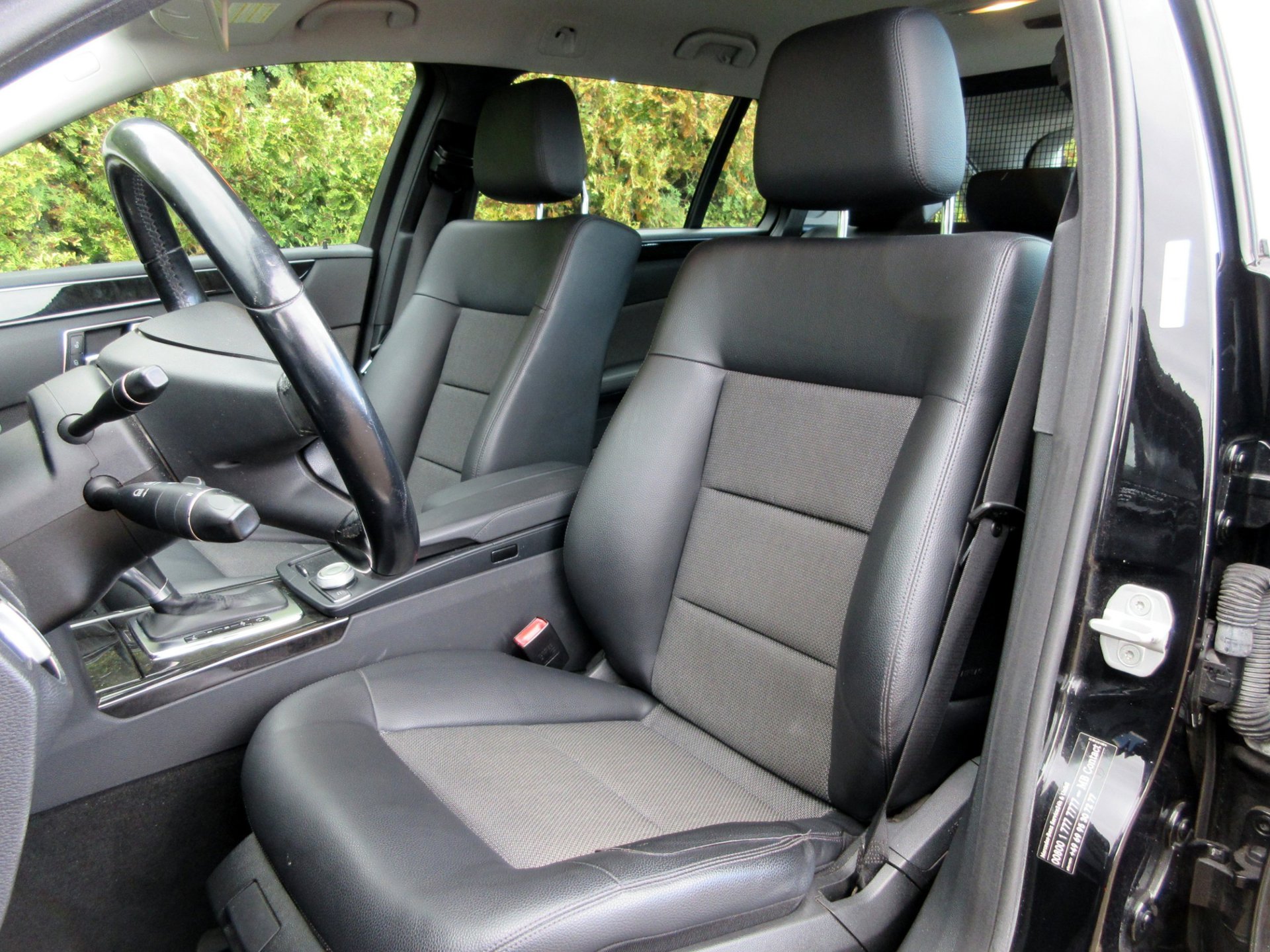 Foto van Mercedes-Benz E 200