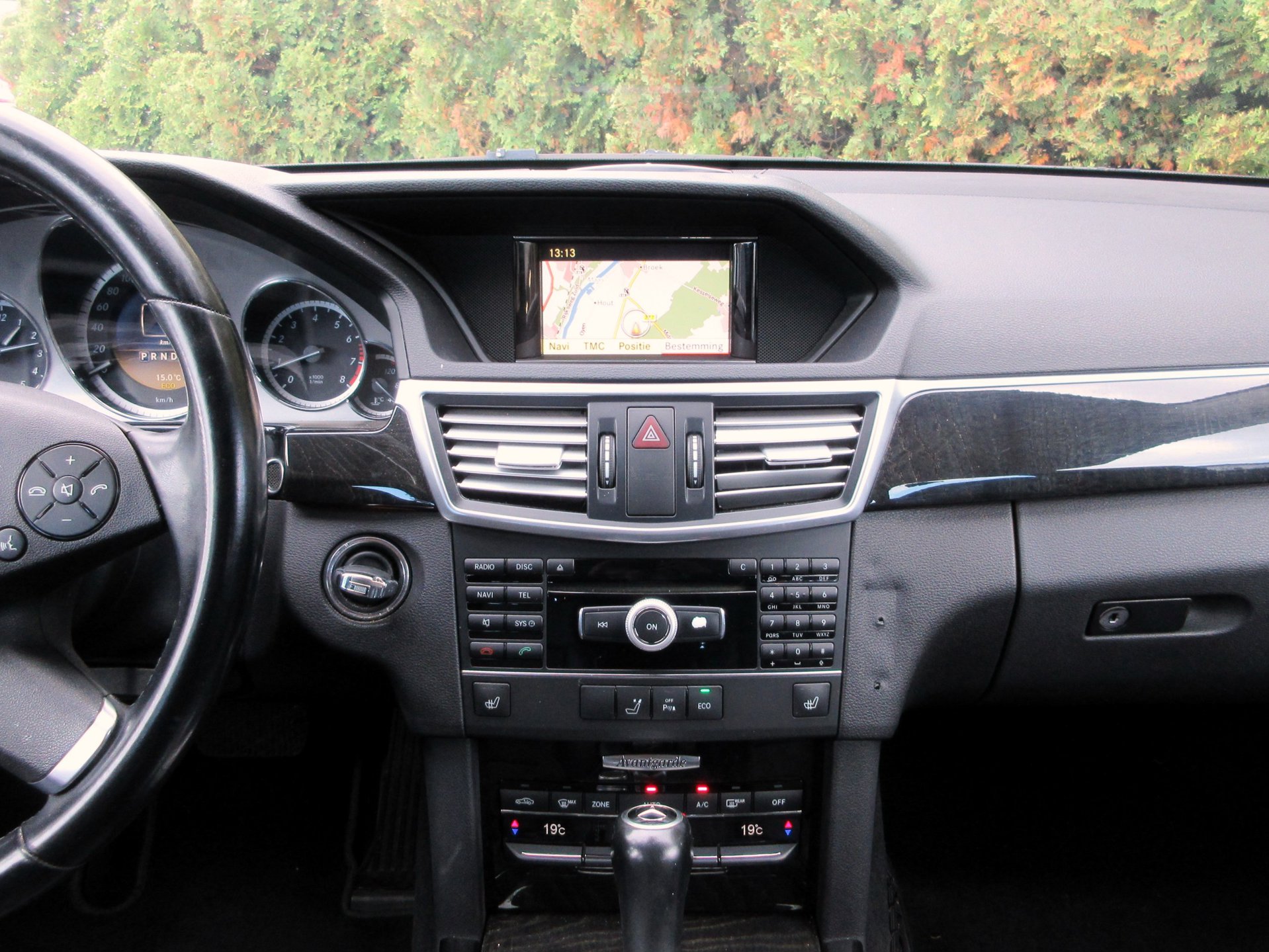 Foto van Mercedes-Benz E 200