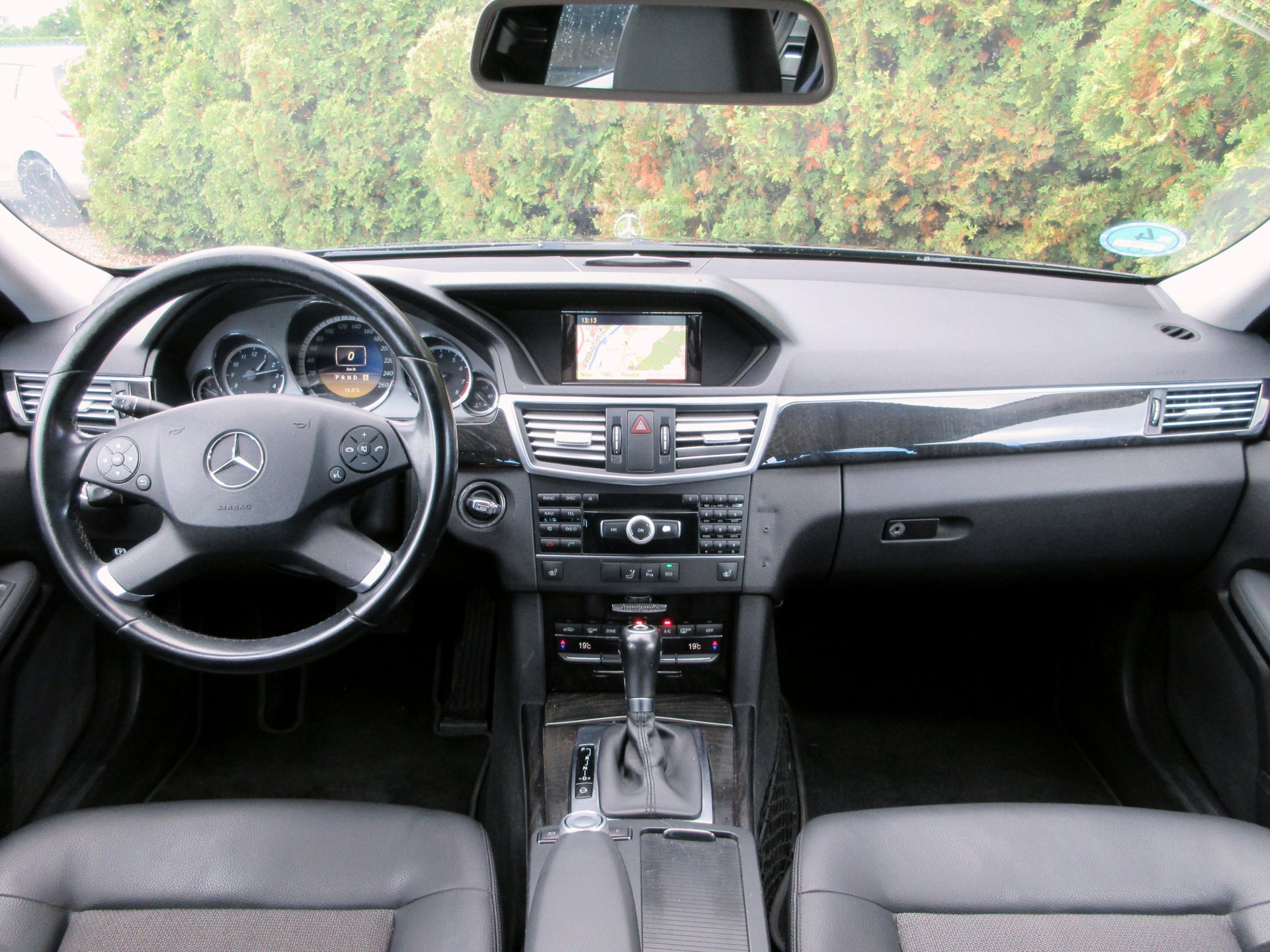 Foto van Mercedes-Benz E 200