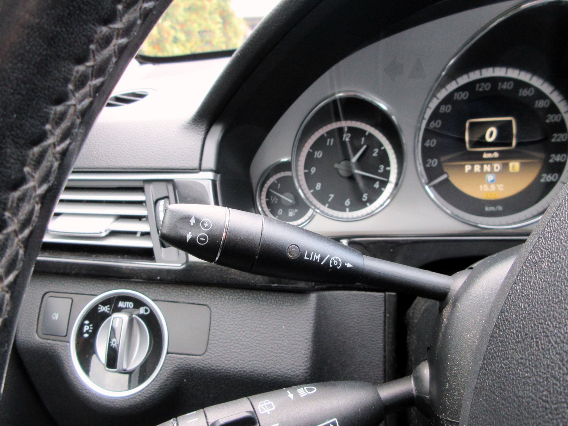 Foto van Mercedes-Benz E 200