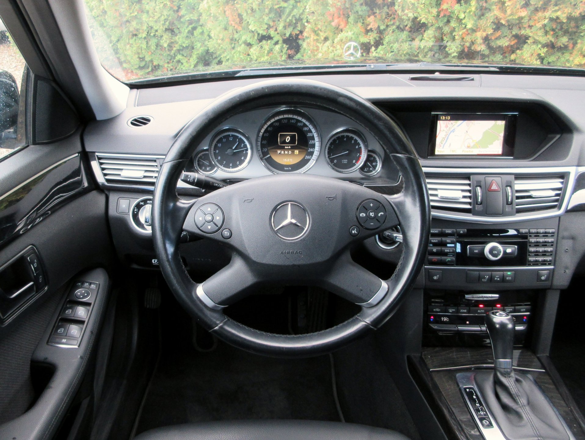 Foto van Mercedes-Benz E 200