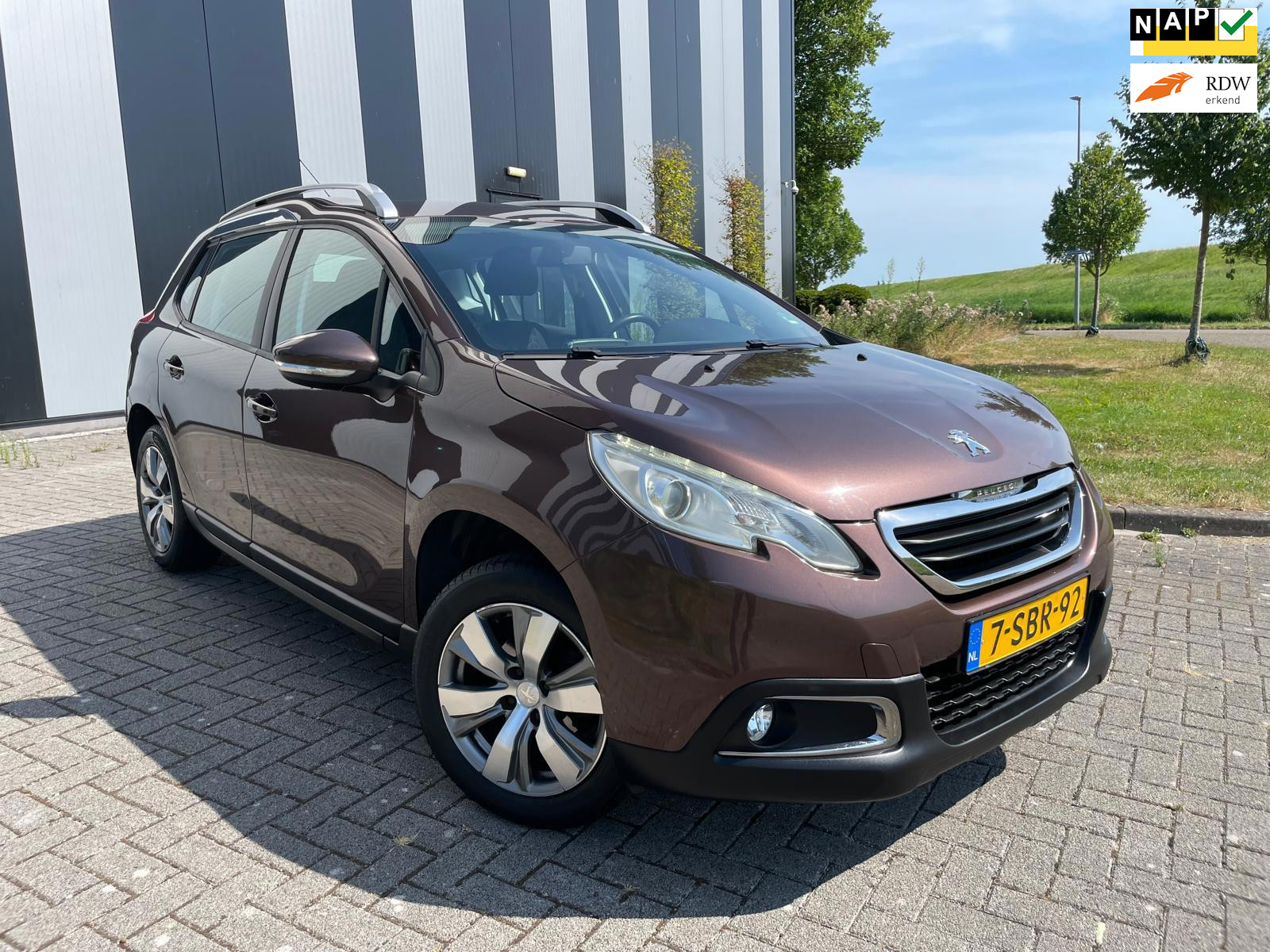 Peugeot 2008 1.2 VTi Active 1e Eigenaar-Nw APK-Airco-Led-Cruise-Lmv-Trekhaak 2013 - voorkant