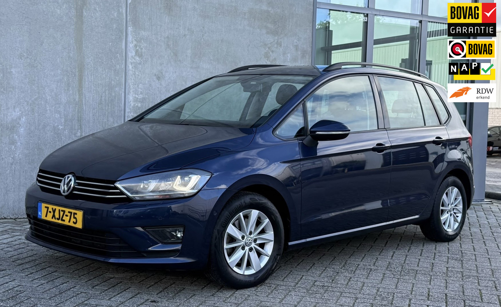 Volkswagen Golf Sportsvan 1.2 TSI AUT Blauw 2014 PANO|LED 2014 - voorkant