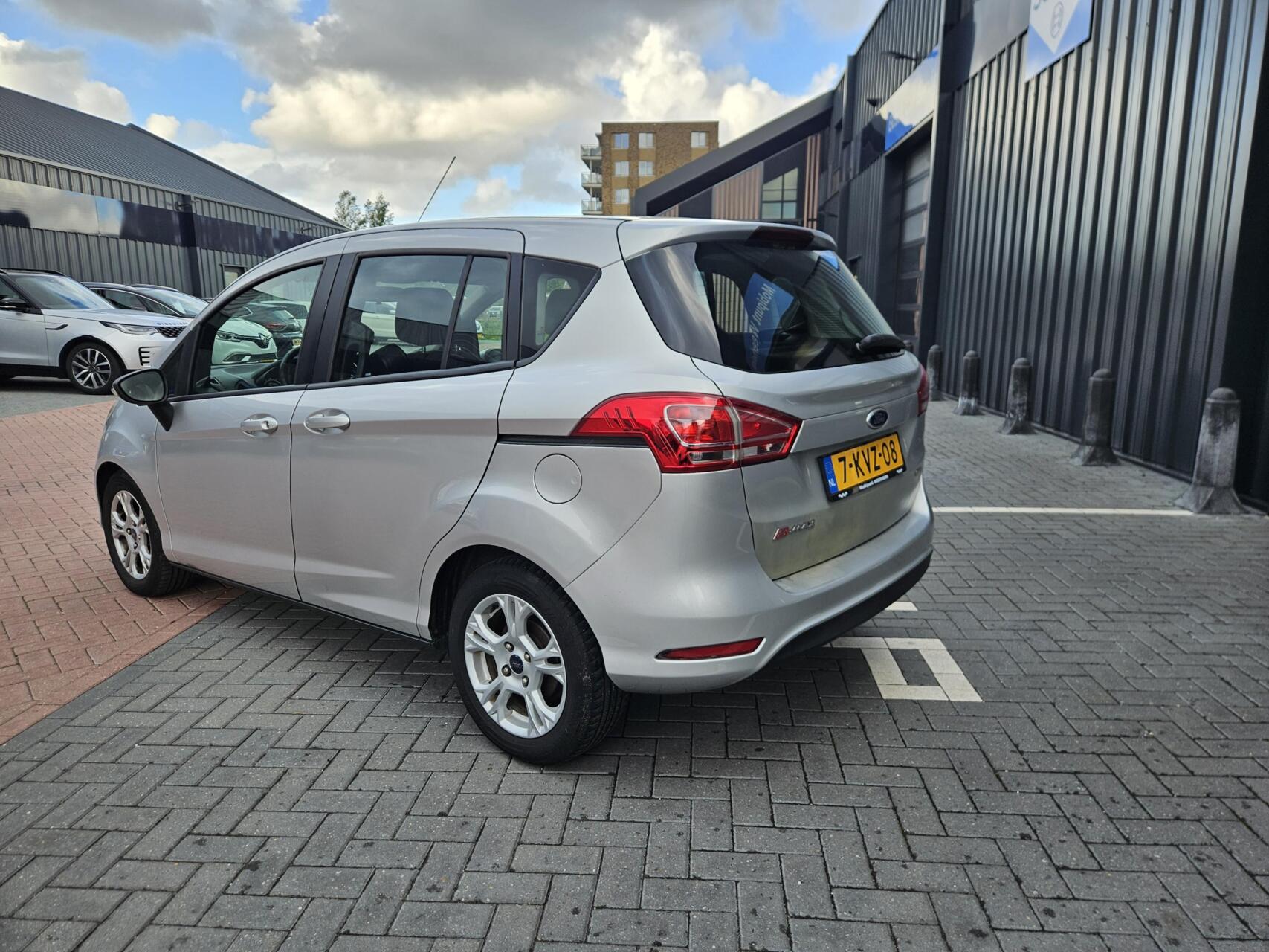Foto van Ford B-max