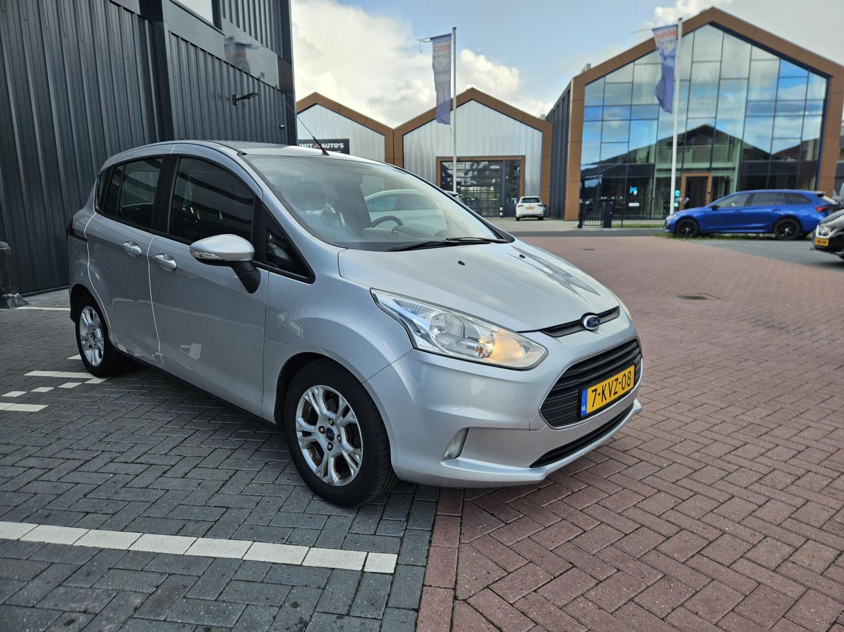 Foto van Ford B-max