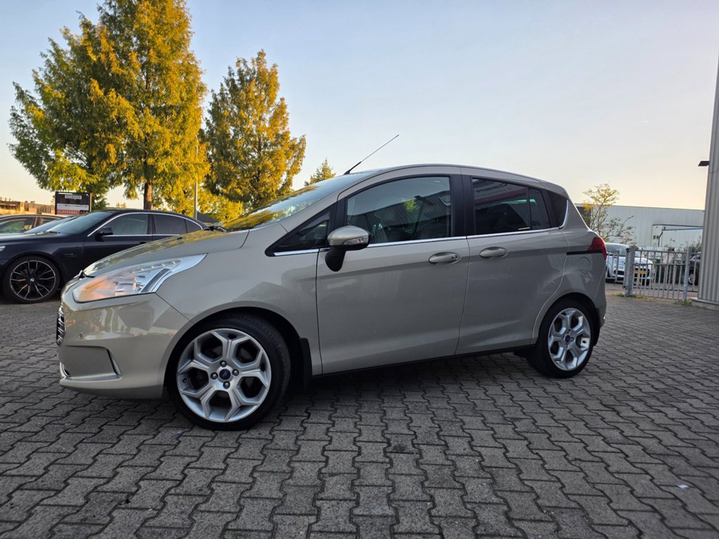 Foto van Ford B-max