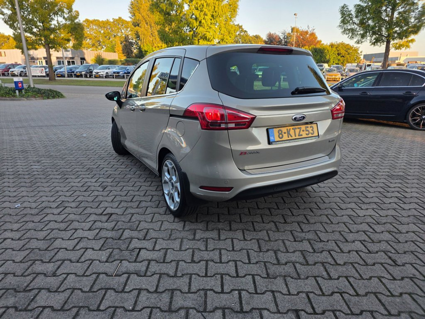 Foto van Ford B-max