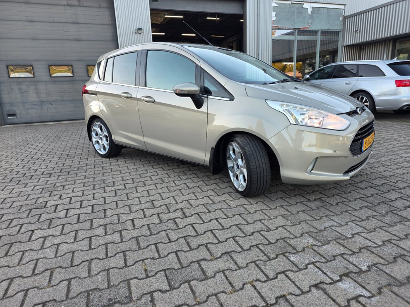 Foto van Ford B-max