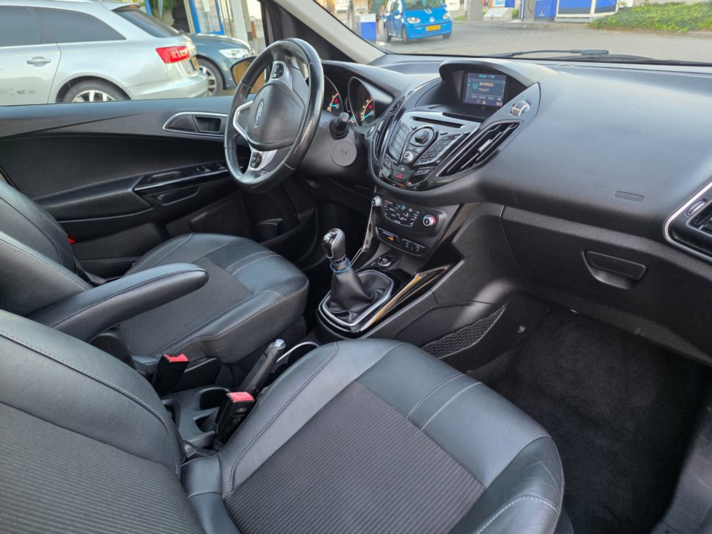 Foto van Ford B-max