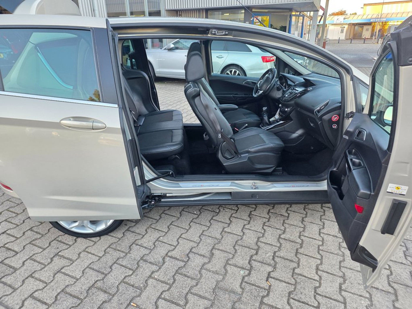 Foto van Ford B-max