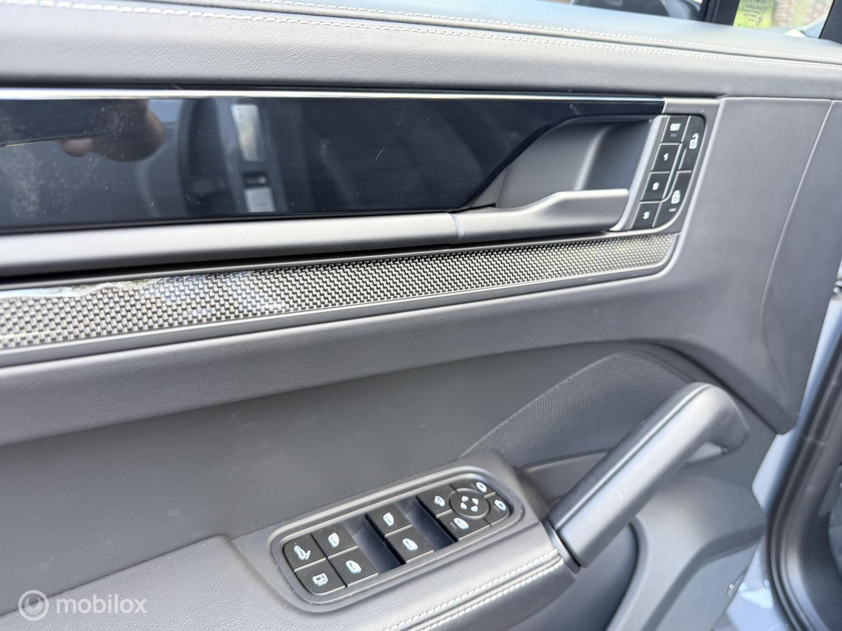Foto van Porsche Cayenne Turbo E-hybrid