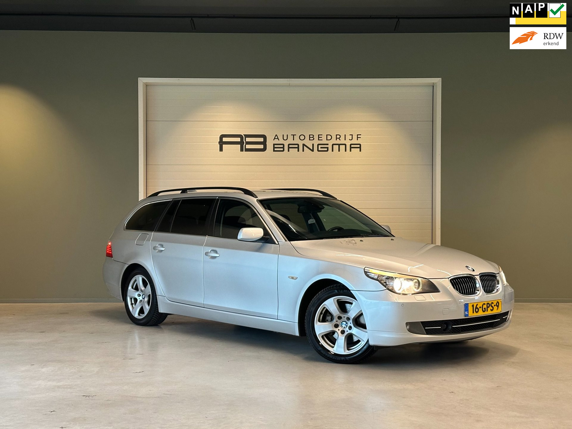BMW 5er Reihe 523i AUTOMAAT BUSINESS LINE EDITION II uitv|CLIMA AIRCO|NAVIGATIE|TREKHAAK|LM-VELGEN|ADAPTIVE CRUISE CONTROL 2008 - voorkant