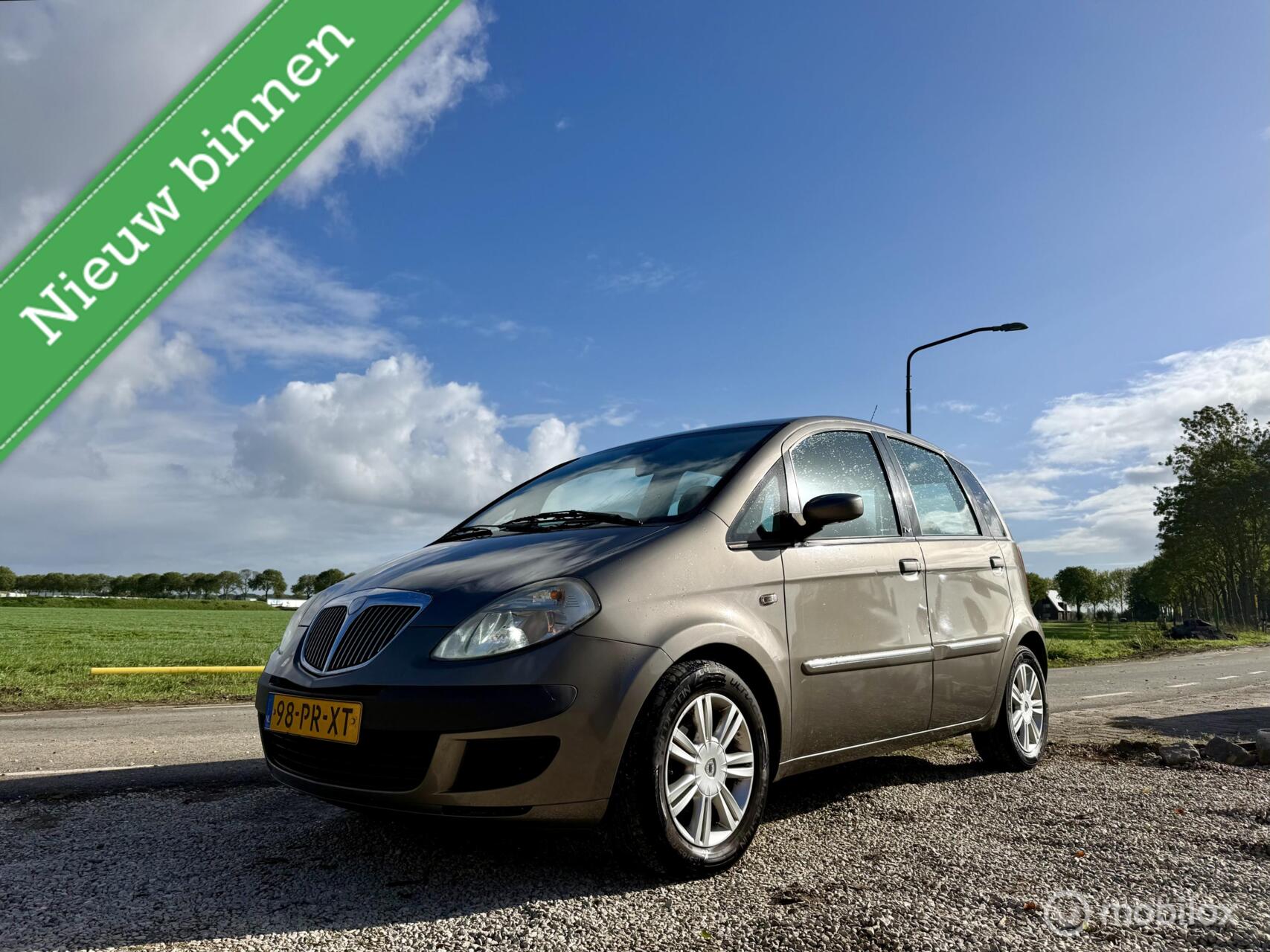 Lancia Lancia Musa 1.4-16V Oro, BJ 2004, Airco, Zuinig, APK, NAP 2004 - voorkant