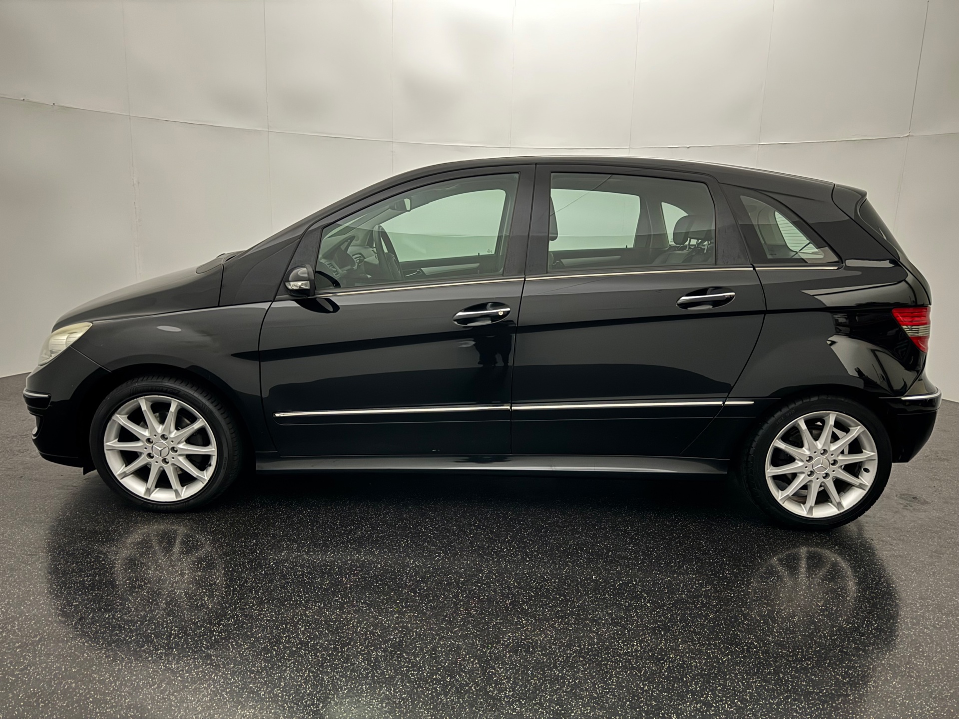 Foto van Mercedes-Benz B 200